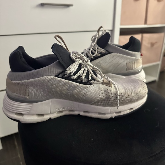 On clouds - Picture 3 of 3